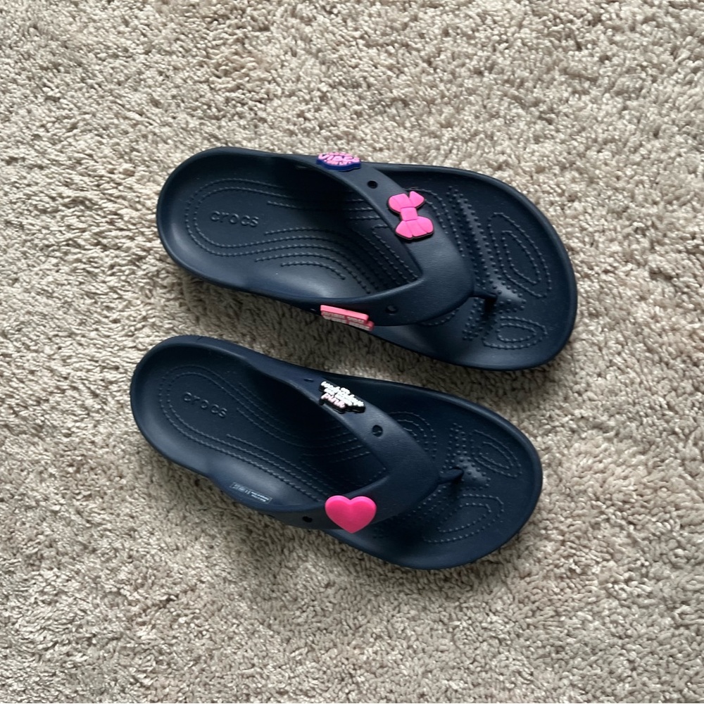 Crocs Flip Flop + Charms